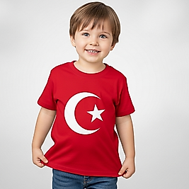 Bayraklı kırmızı tişört