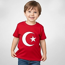 Bayraklı kırmızı tişört